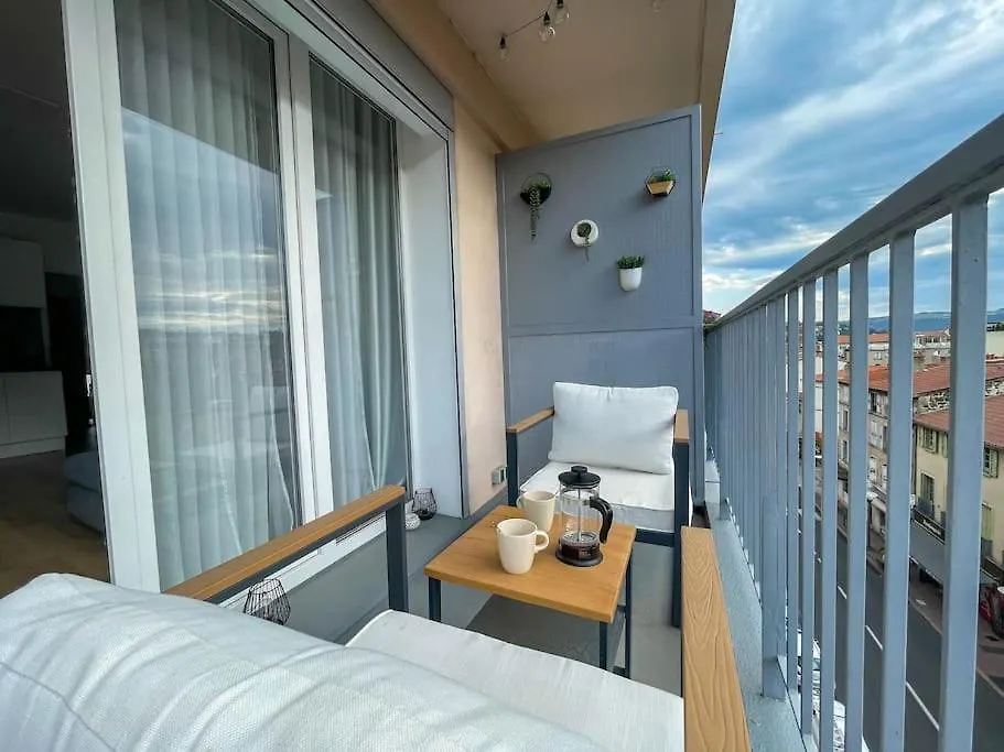 Apartment Le Lagon Bleu - Appt Wifi Parking Balcon Le Puy-en-Velay France