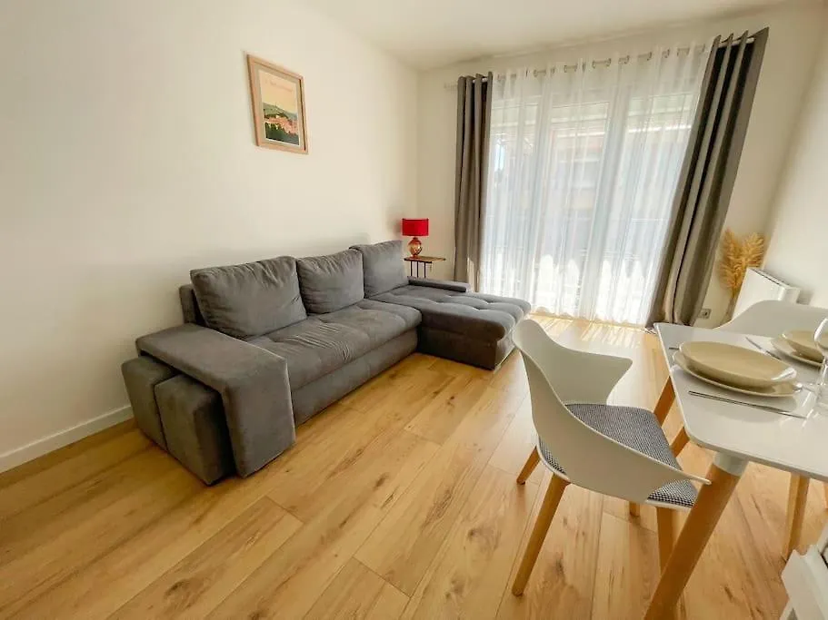 Le Lagon Bleu - Appt Wifi Parking Balcon Le Puy-en-Velay France